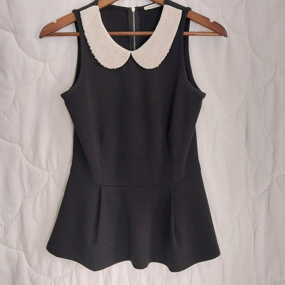 Soprano Women Size Small Peter pan Beaded collar Black Sleeveless Peplum hem Top